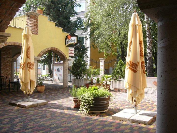 Penzion Da Giacomo Trenčín Εξωτερικό φωτογραφία